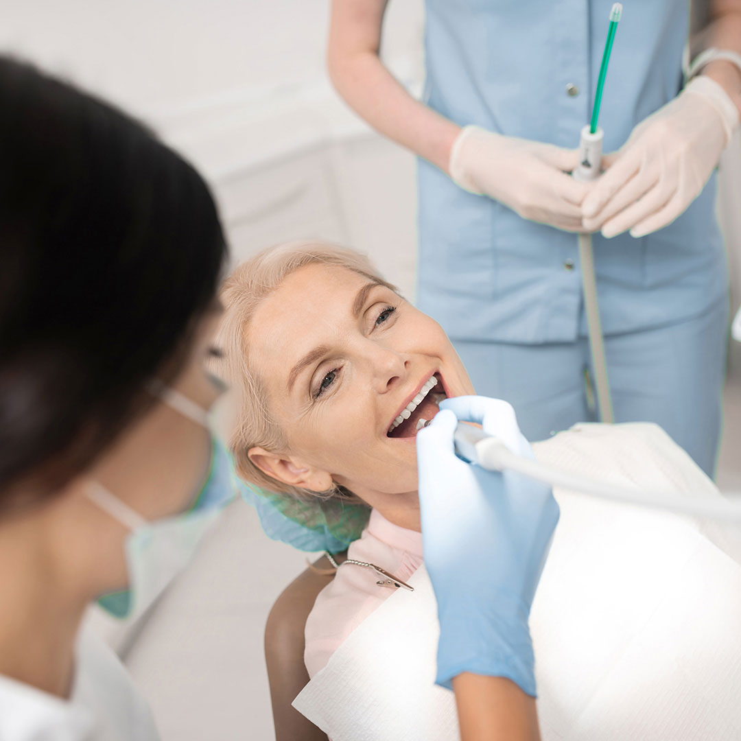 askew-dental-implant